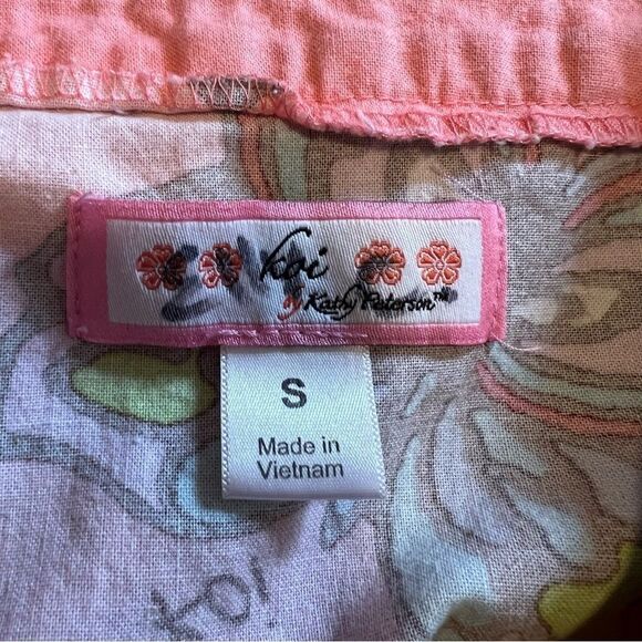 Koi Pink Butterfly Scrub Top with Brown Trim. Size Small. Good Condition!! - Picture 5 of 9